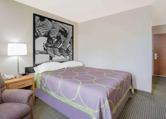 Super 8 By Wyndham Havre